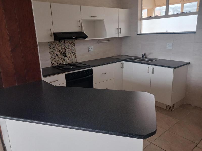 2 Bedroom Property for Sale in Loevenstein Western Cape